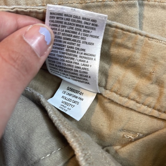 Old Navy Khaki pants - Picture 8 of 8